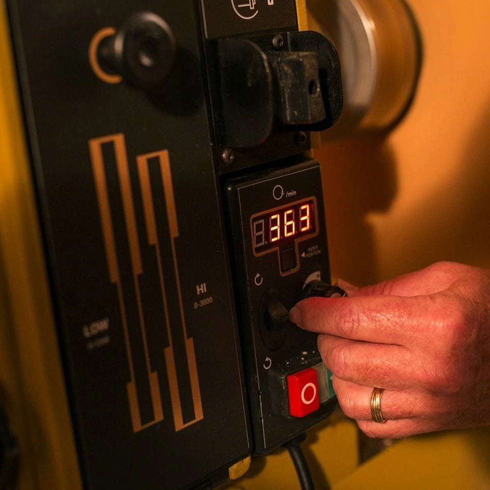 Powermatic 3520C Lathe With Legs And 6'' Riser Blocks, 2HP, 220V, 1-Phase 6 Powermatic 3520C Lathe With Legs And 6'' Riser Blocks, 2HP, 220V, 1-Phase - Image 4