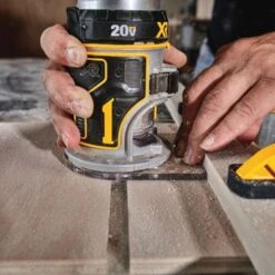 DeWalt 20V MAX* XR Cordless/Brushless Compact Router, Bare Tool 19 DeWalt 20V MAX* XR Cordless/Brushless Compact Router, Bare Tool -Carpentry Shop 64249 03 1000